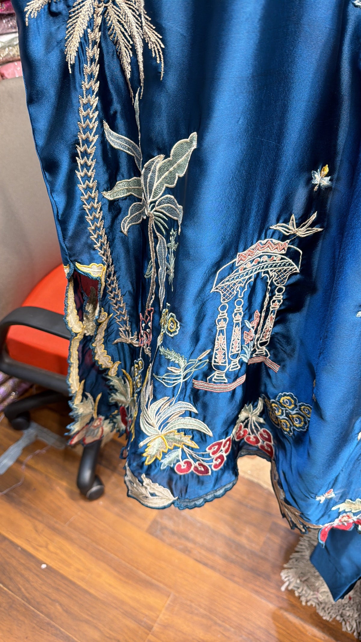 FLAIRS SILK KAFTAN 2PC STICHED (Delivery Time 10 to 15 Days)