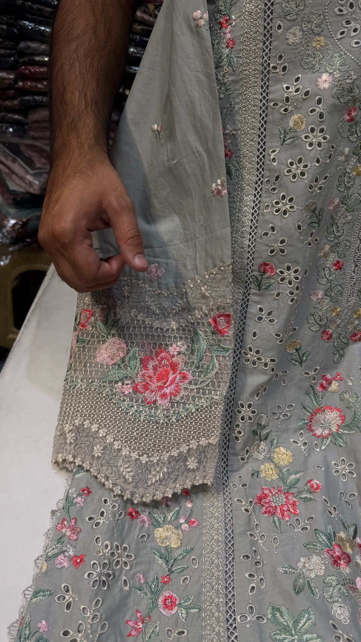 REPUBLIC HOOR RTW LAWN