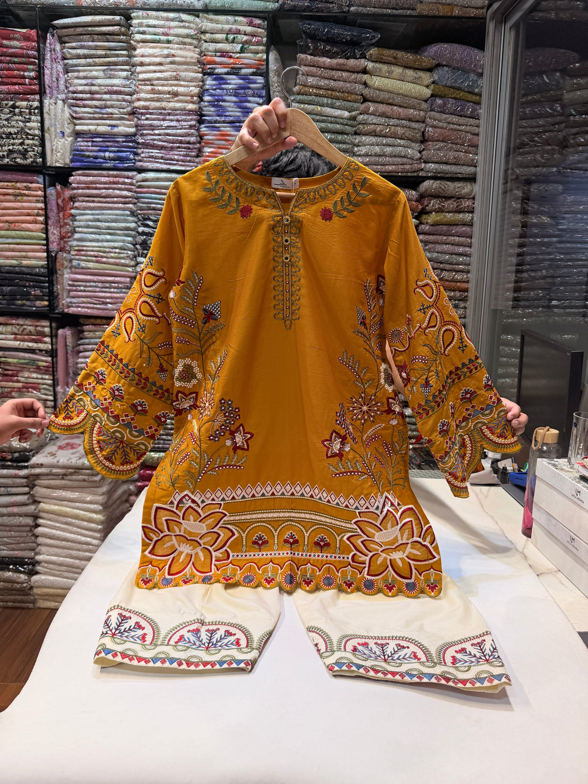 ETHNC KURTA SET VICTORIA 3PC (Delivery Time 10 Days)