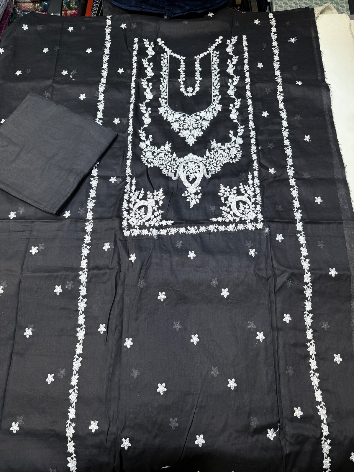 ROHA LAWN 2PC FREE DC