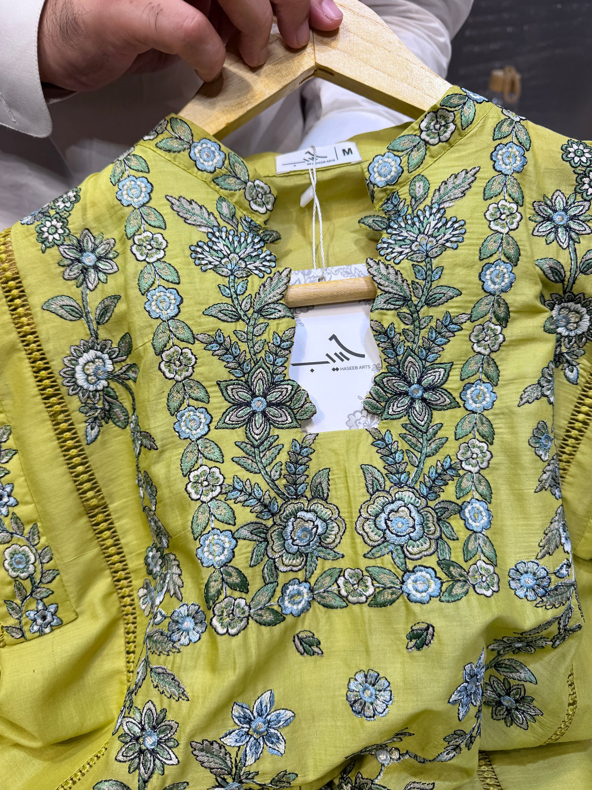 HUSSAIN REHAR LAWN JUGNU MAI RTW