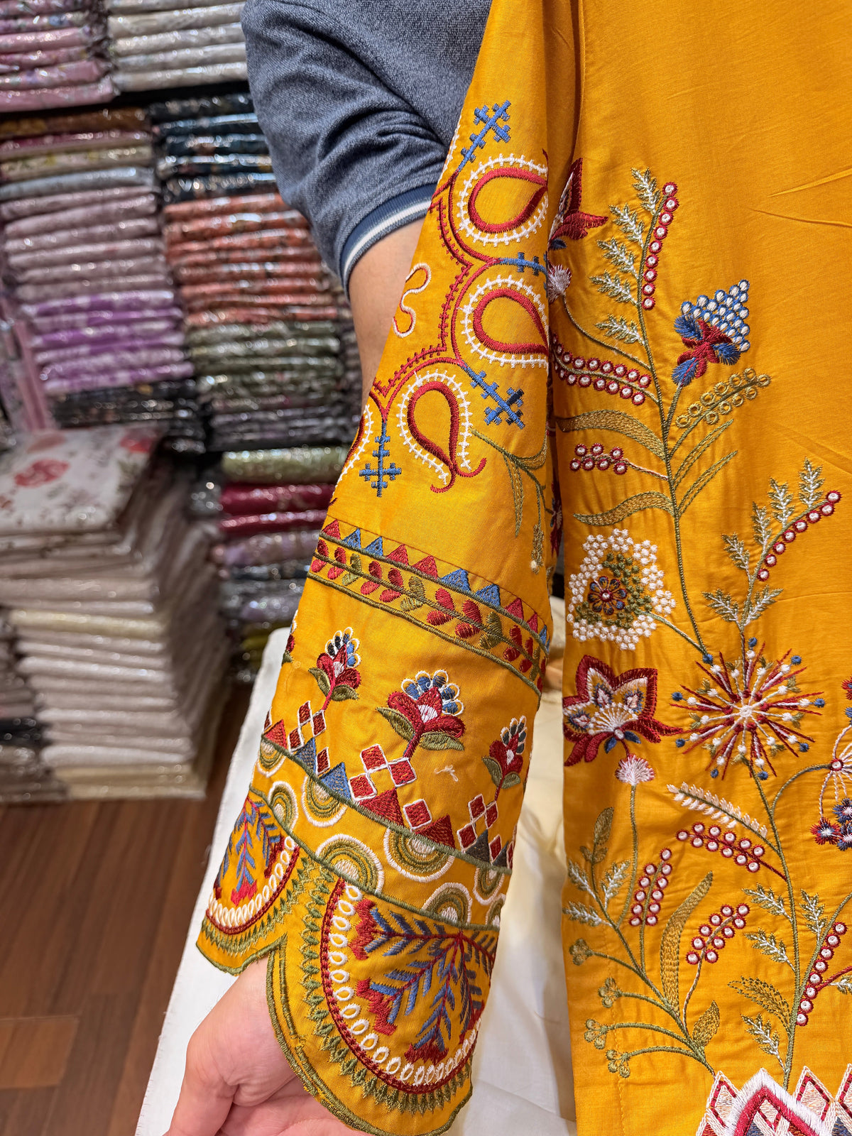 ETHNC KURTA SET VICTORIA 3PC (Delivery Time 10 Days)