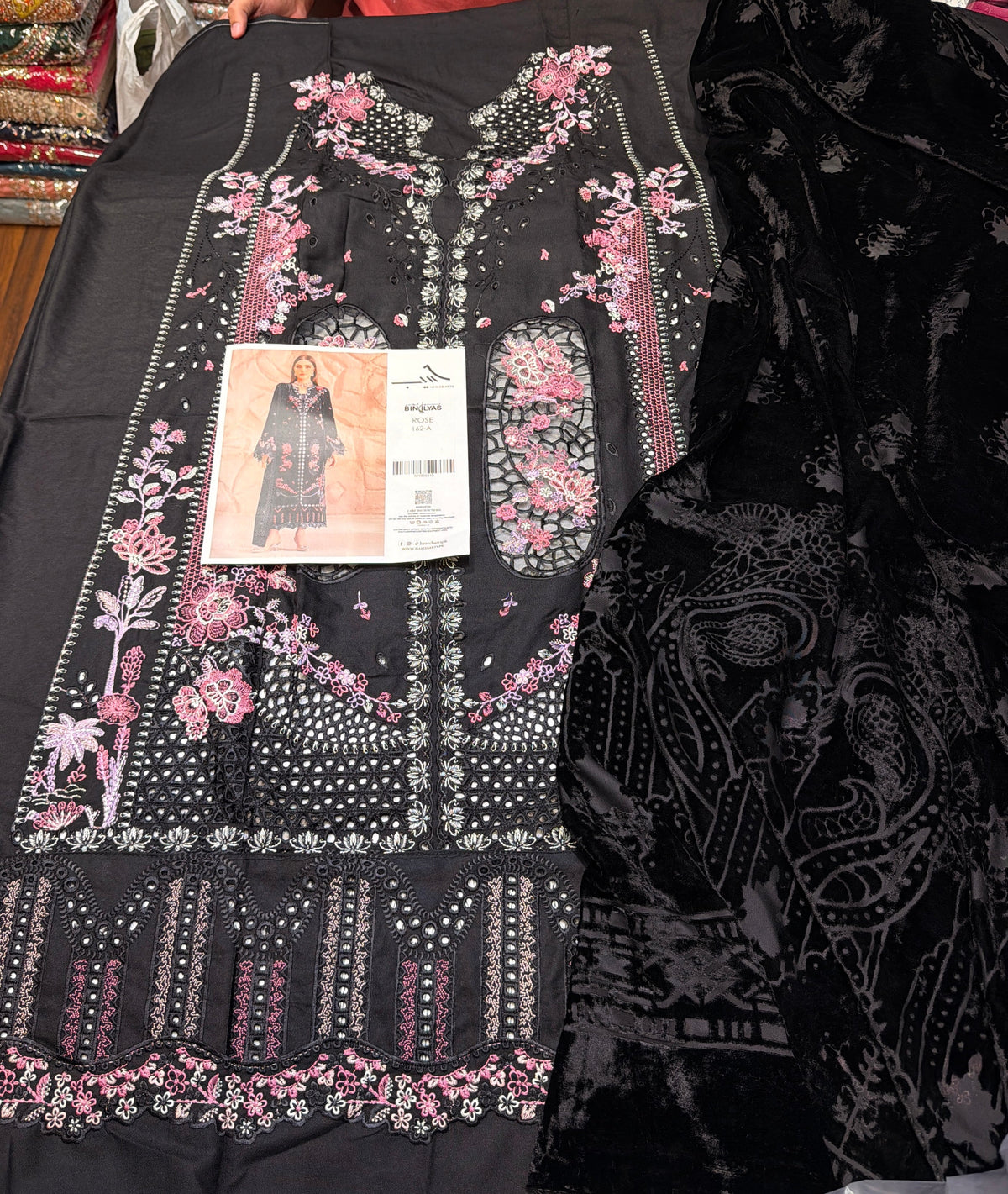 BIN ILYAS 162DHANAK PALACHI SHAWL