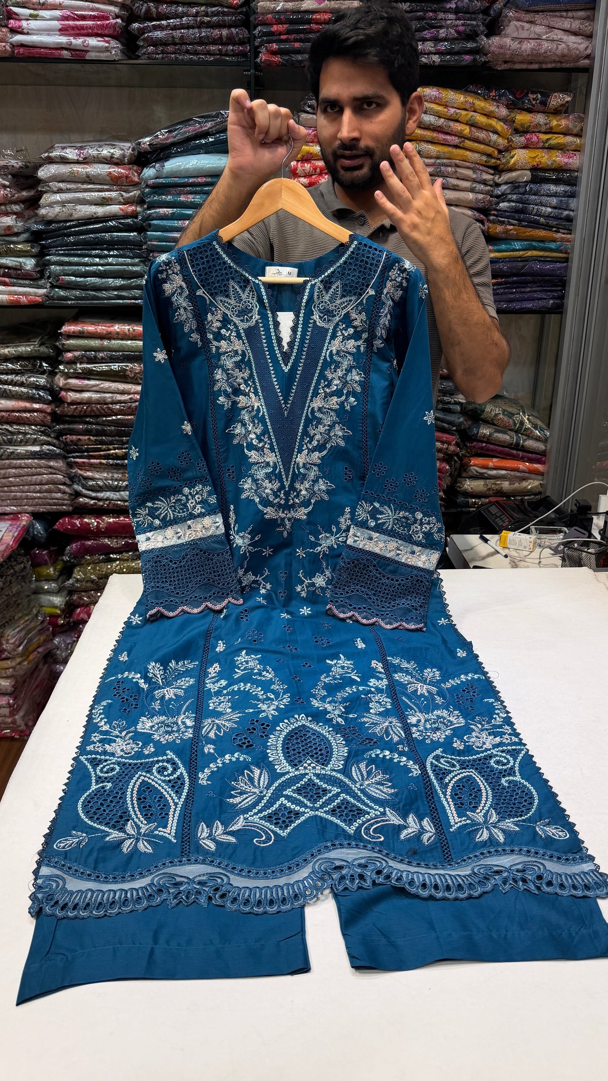 QALAMKAR LAWN 2PC RTW SB02