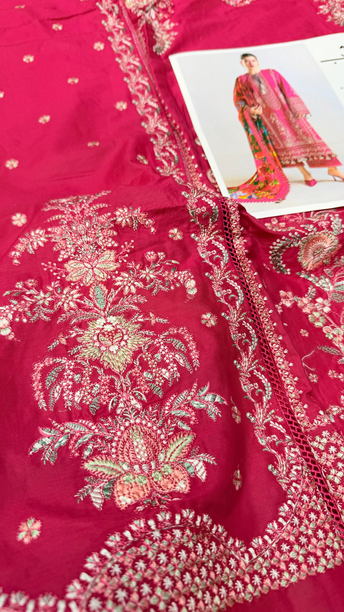 HUSSAIN REHAR LAWN SAAHA