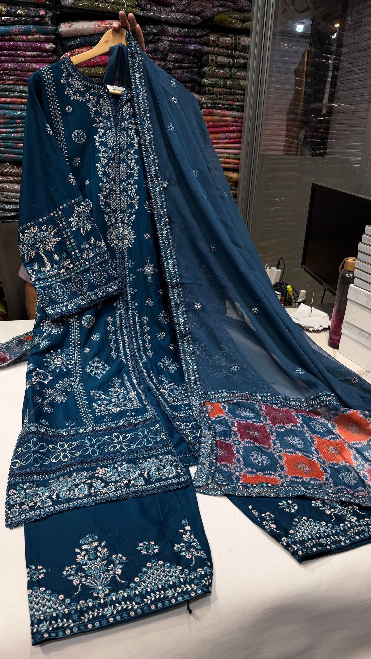 HUSSAIN REHAR LAWN NARGIS RTW