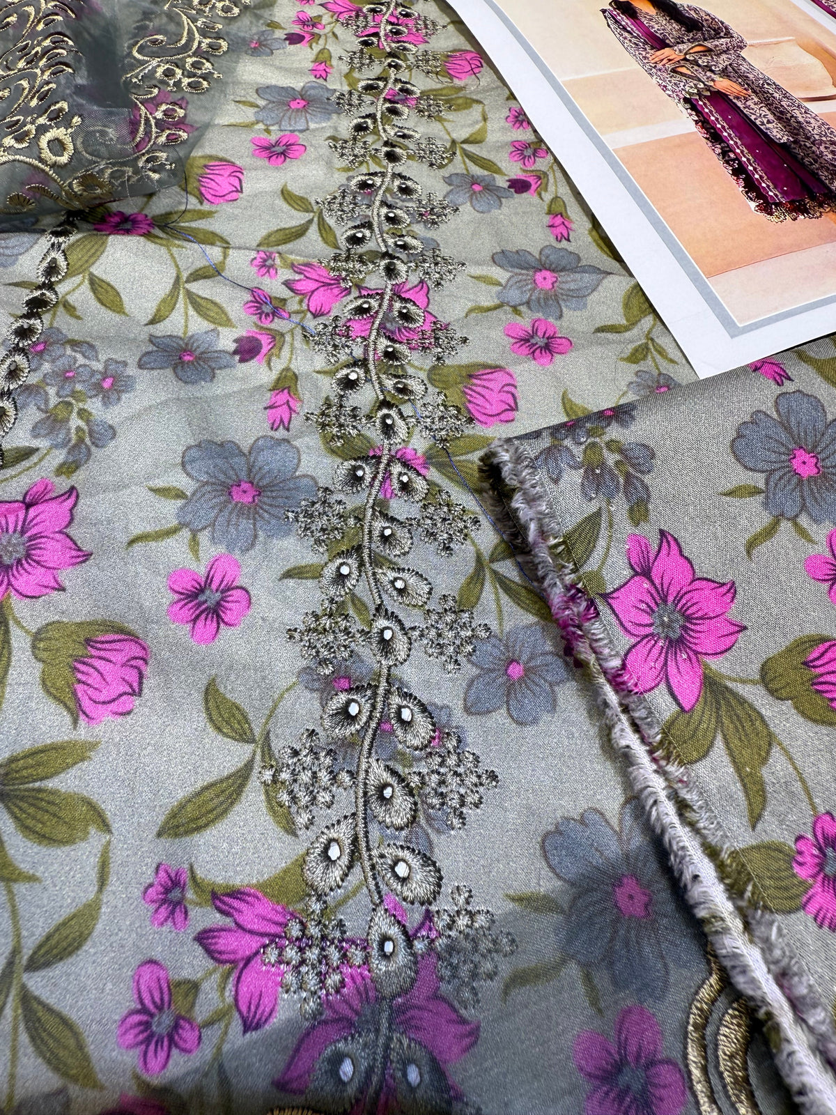 BAROQUE LAWN DARK GRAY