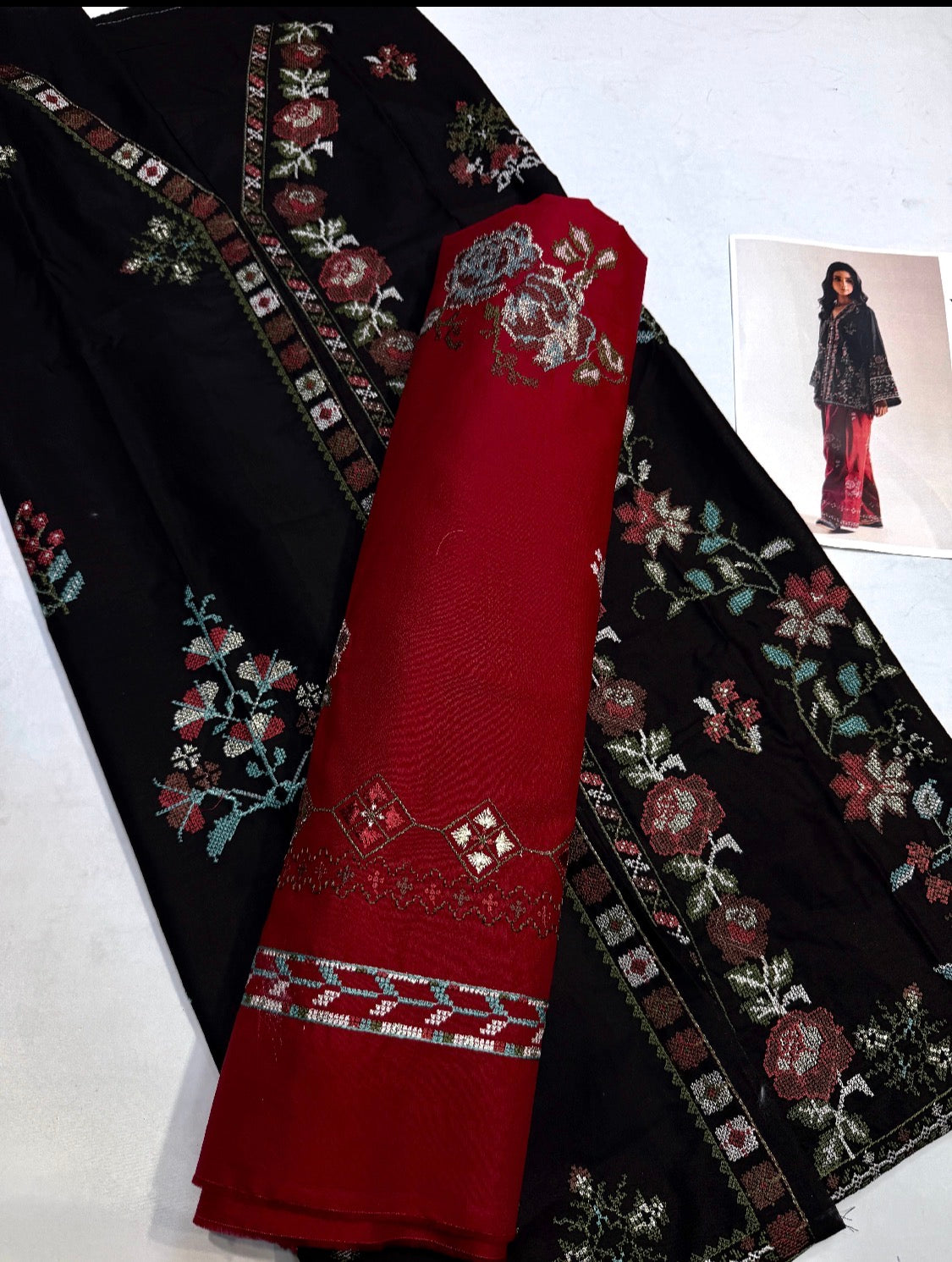 ETHNC BLACK & RED  2PC