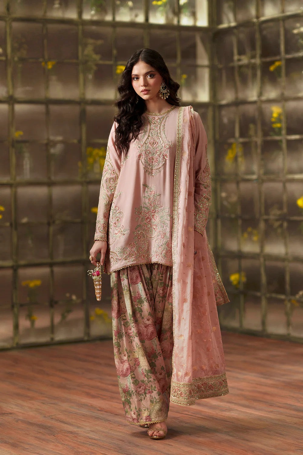 ETHNC VISCOSE E-1097 PALE UNSTICHED