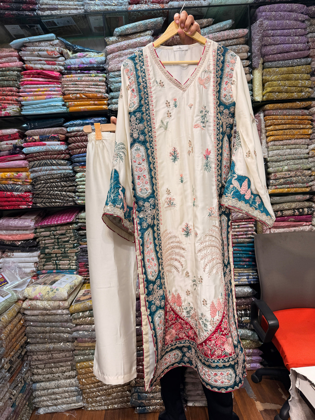 ETHNC SILK KAFTAN 2PC E-1046 STICHED
