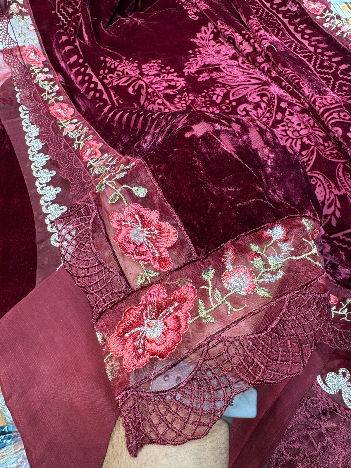 VELVET PALACHI 3PC MBP MEROON