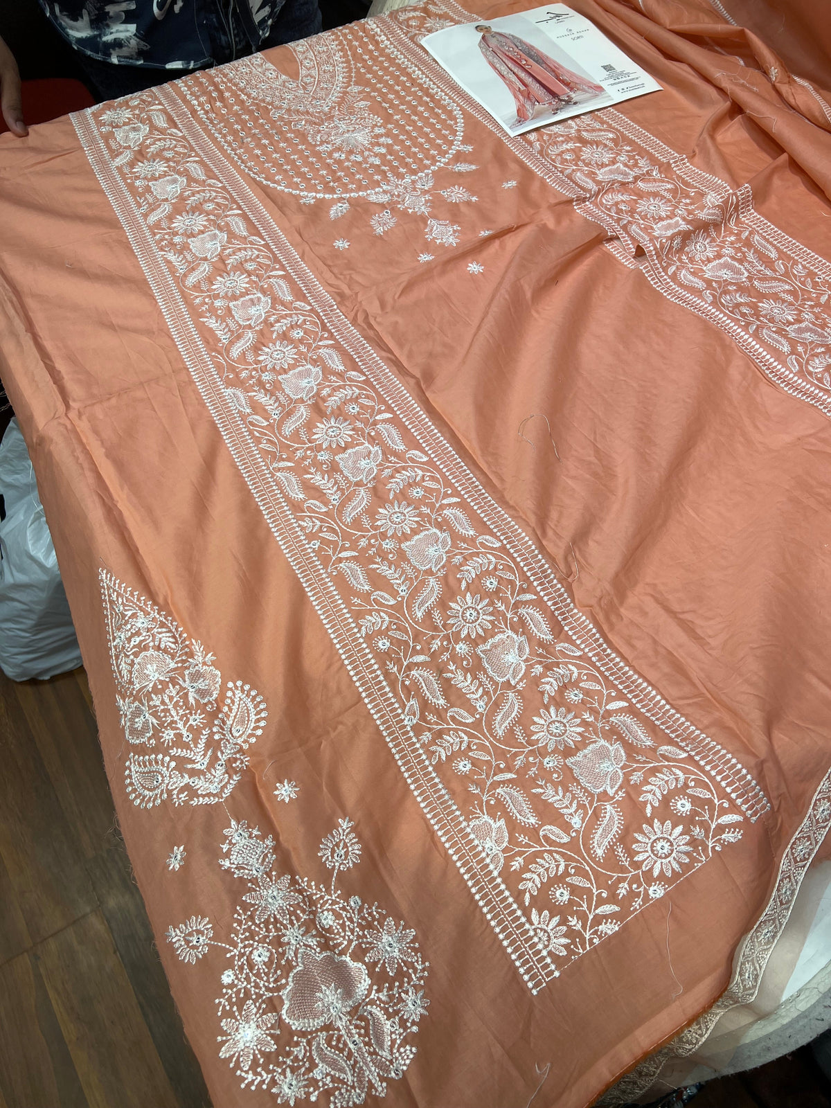 HUSSAIN REHAR LAWN SORTI