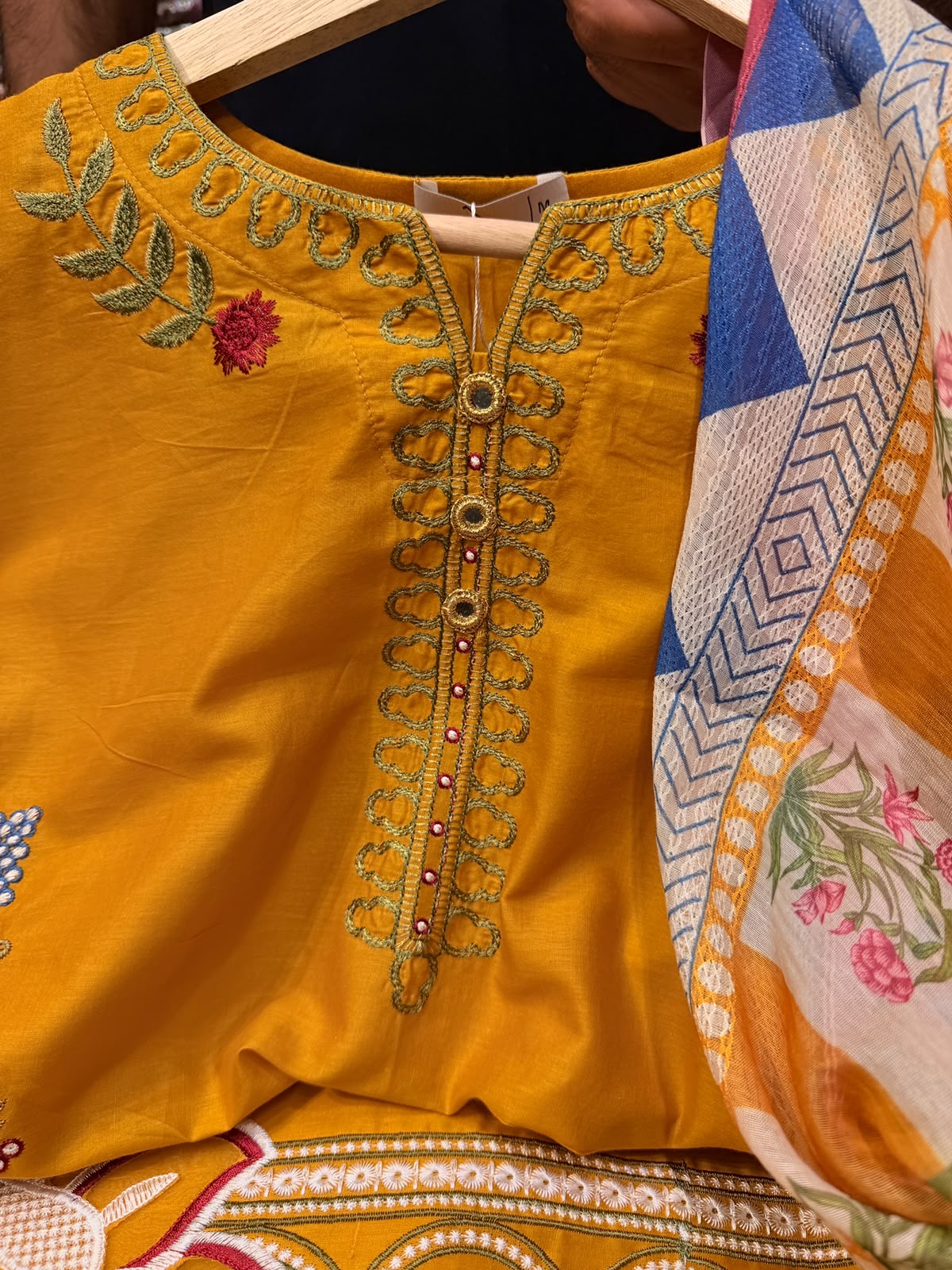 ETHNC KURTA SET VICTORIA 3PC (Delivery Time 10 Days)