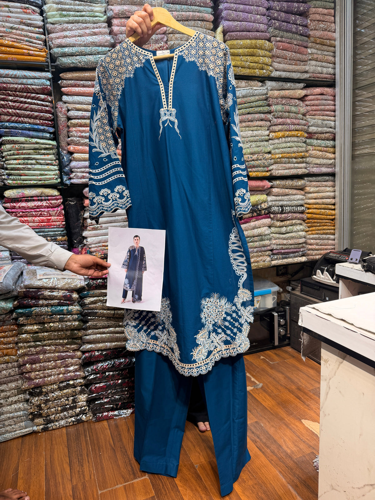 HUSSAIN REHAR JUGNU LAWN TIVA RTW