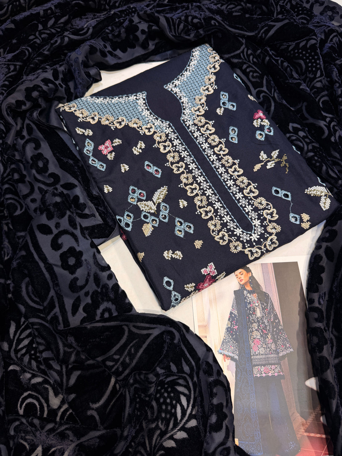 REPUBLIC NYRA D-05 DHANAK PALACHI SHAWL