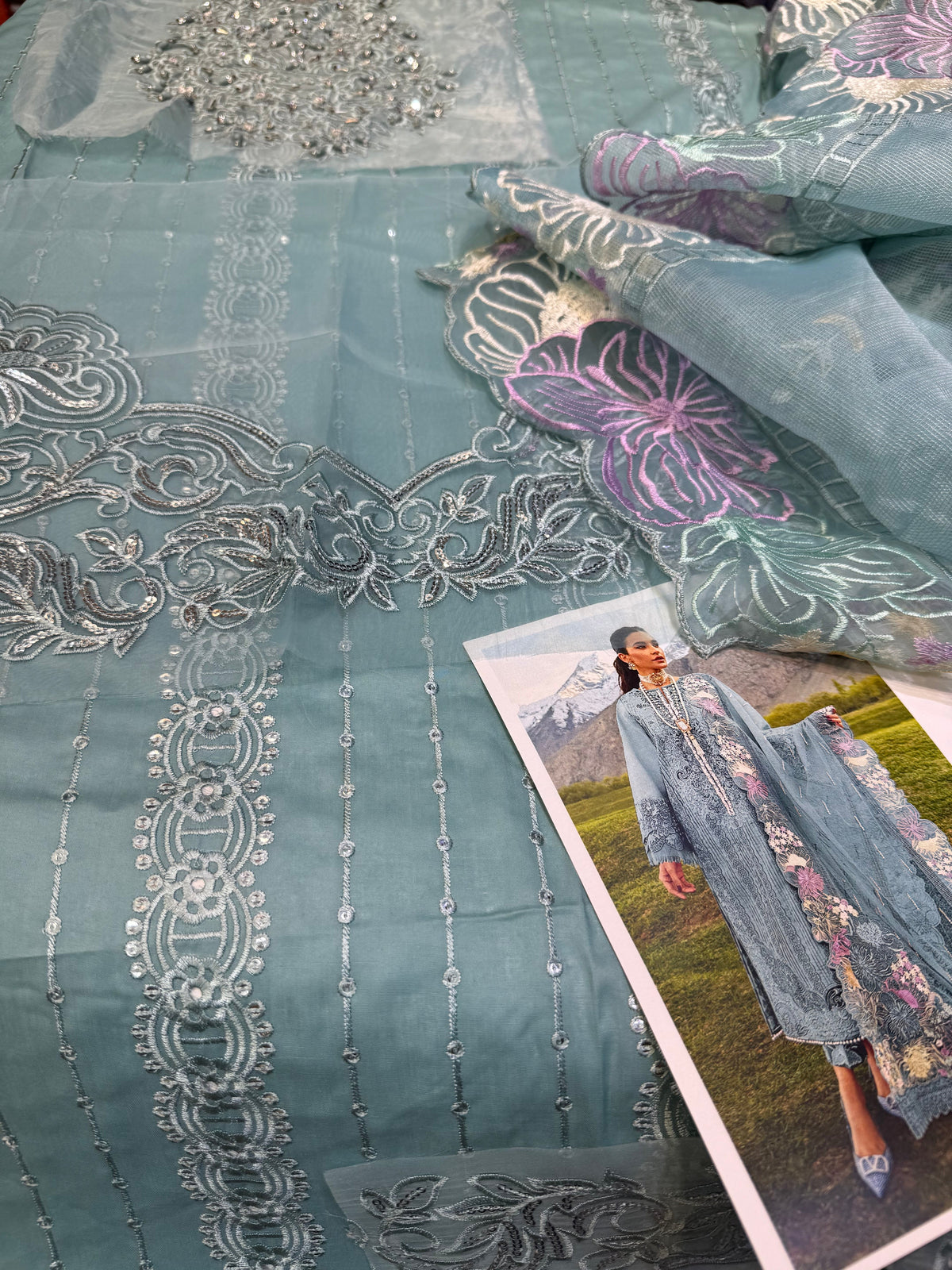CRIMSON 10 FEROZI LAWN 3PC