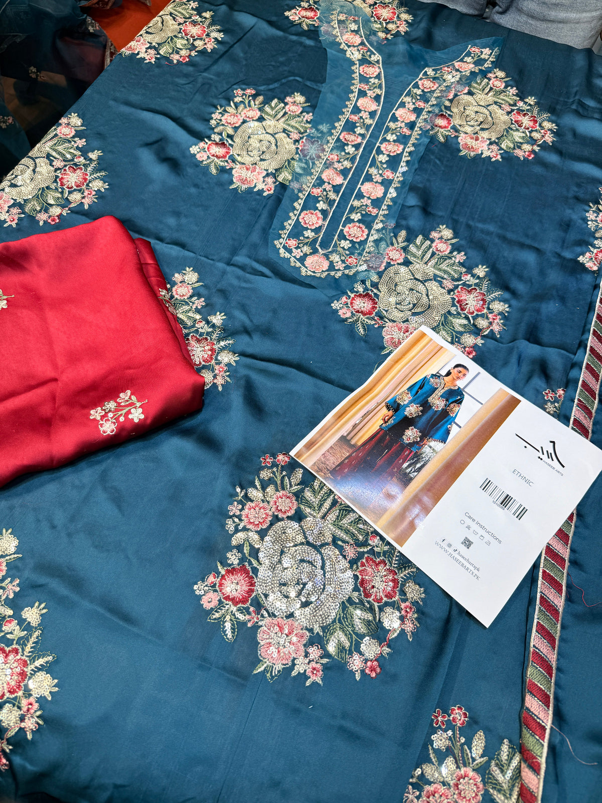 ETHNC SILK EMB ZINK