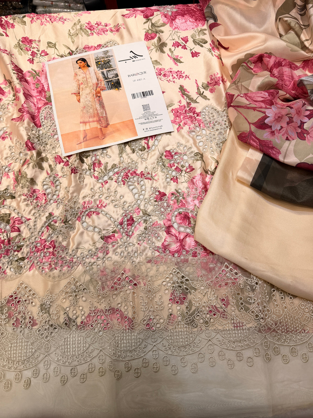 BAROQUE SILK UF-4401