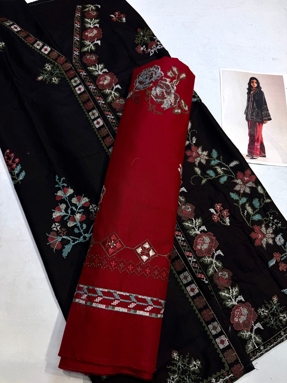 ETHNC  BLACK & RED 2PC UNSTICHED