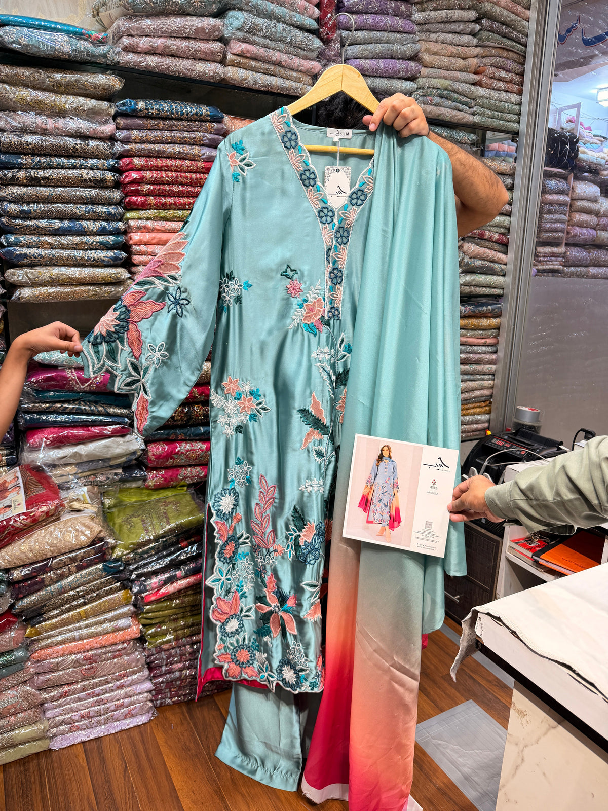 VINTAGE MAHIRA SILK KAFTAN 3PC STICHED (Delivery Time 10 to 15 Days)