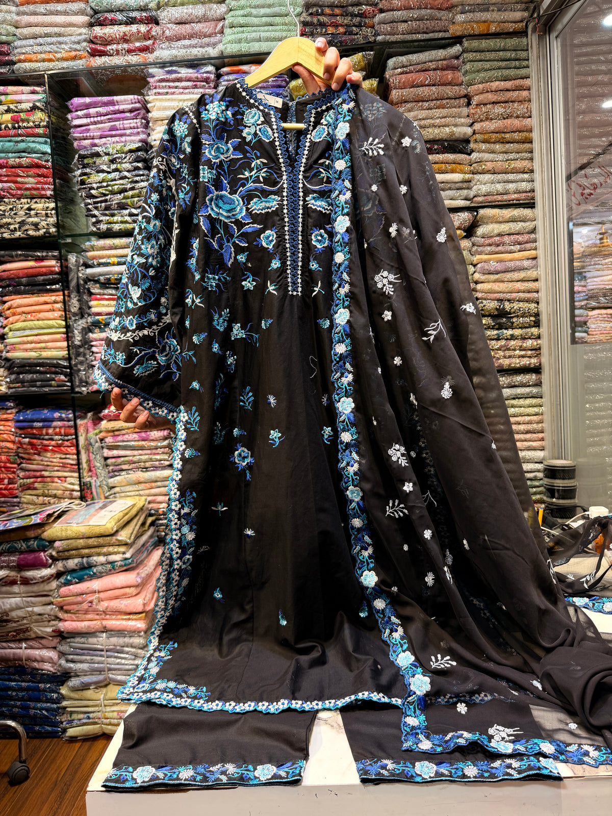 HUSSAIN REHAR LAWN JUGNU ARI RTW