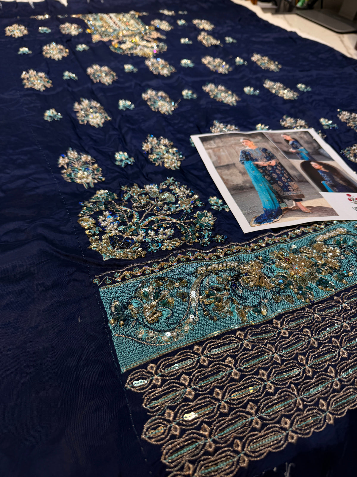 VINTAGE TESSEL SILK ZOHRA