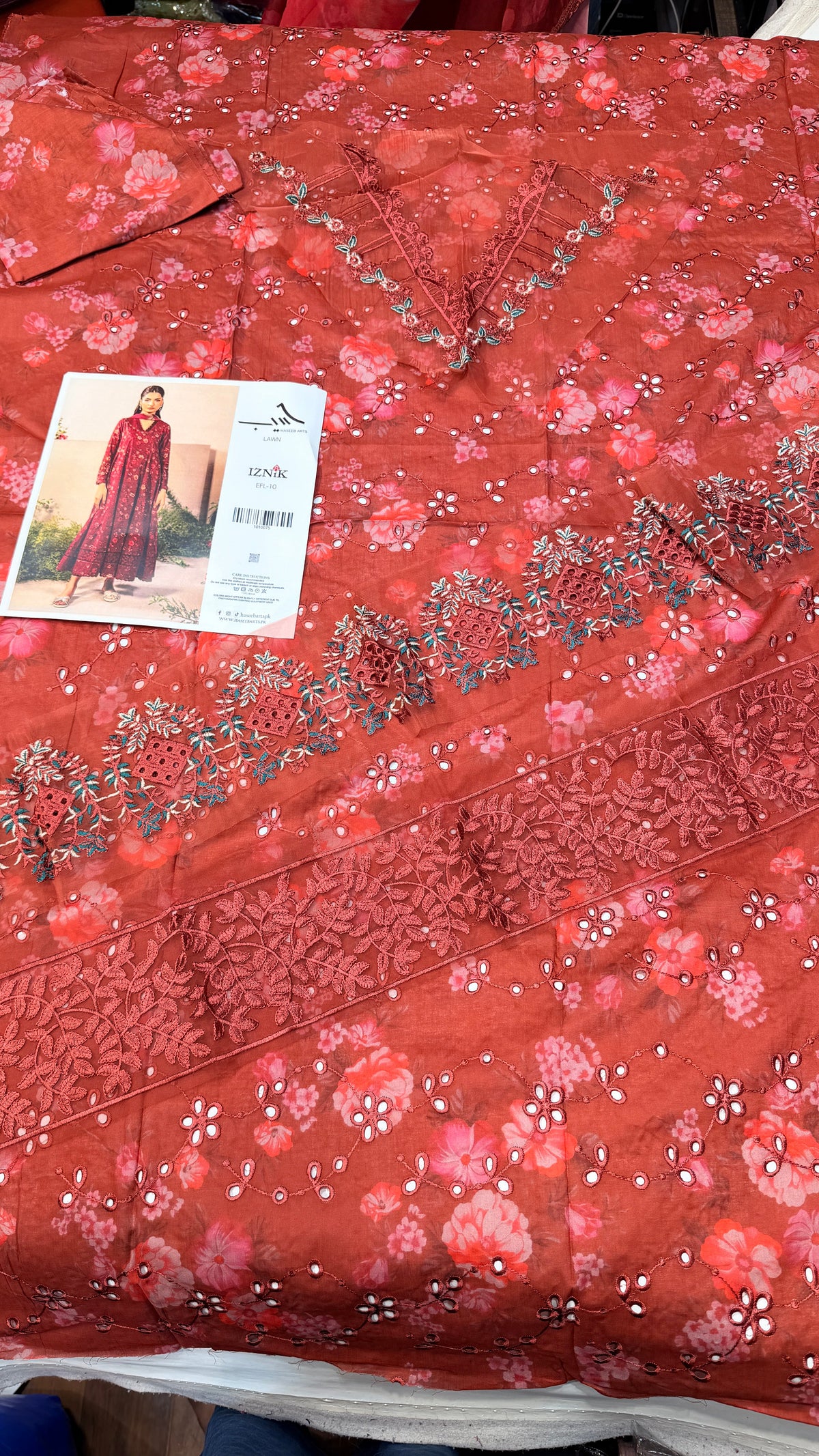 IZNIK UE-446 LAWN RUST