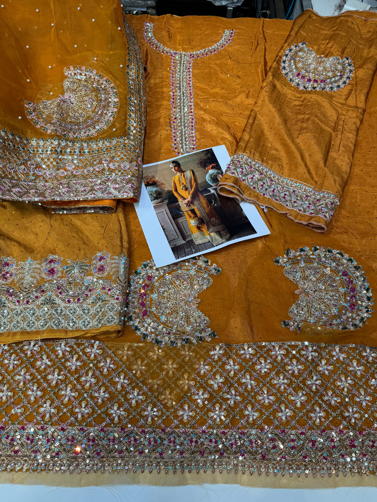 HUSSAIN REHAR TASSEL SILK ARASTI
