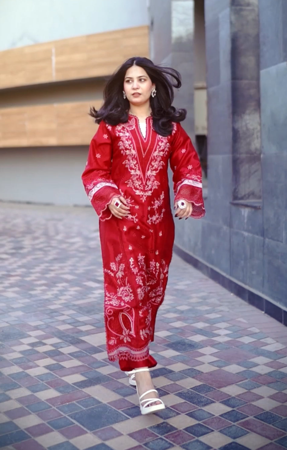 QALAMKAR LAWN 2PC RTW SB02