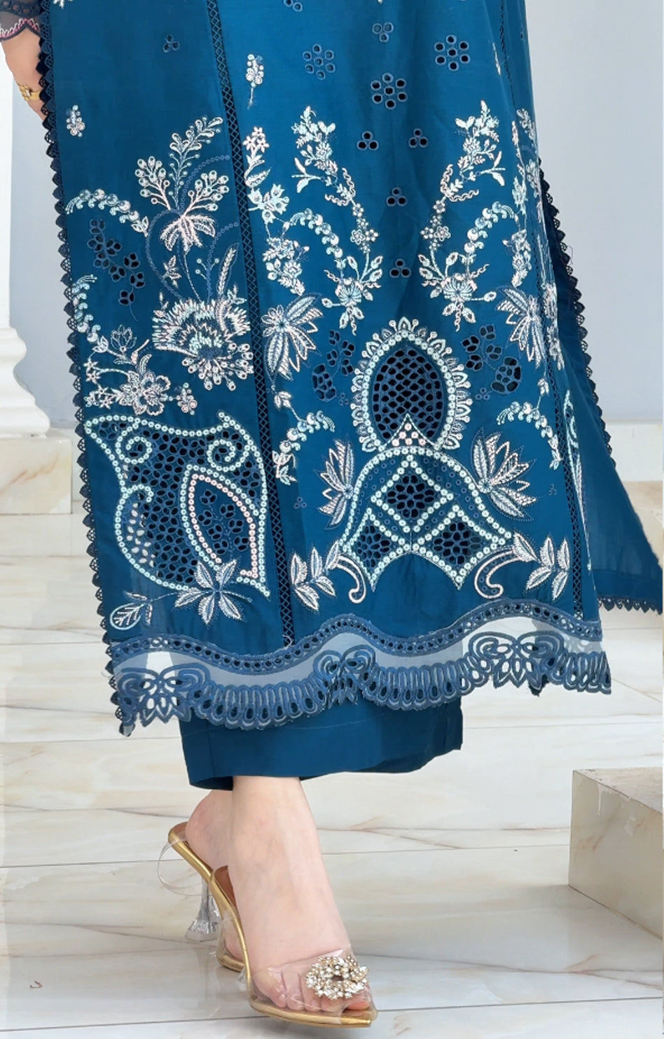 QALAMKAR LAWN 2PC RTW SB02