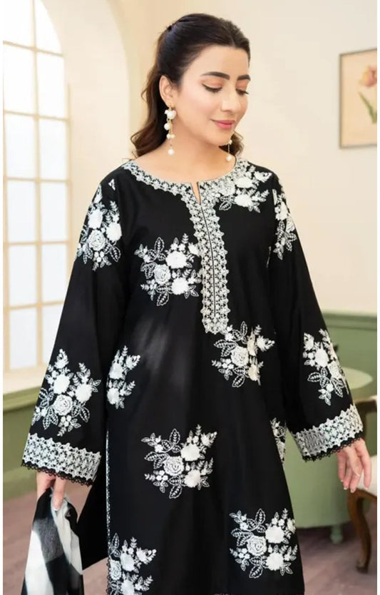 ZARA SHAHJAHAN-BLACK & WHITE